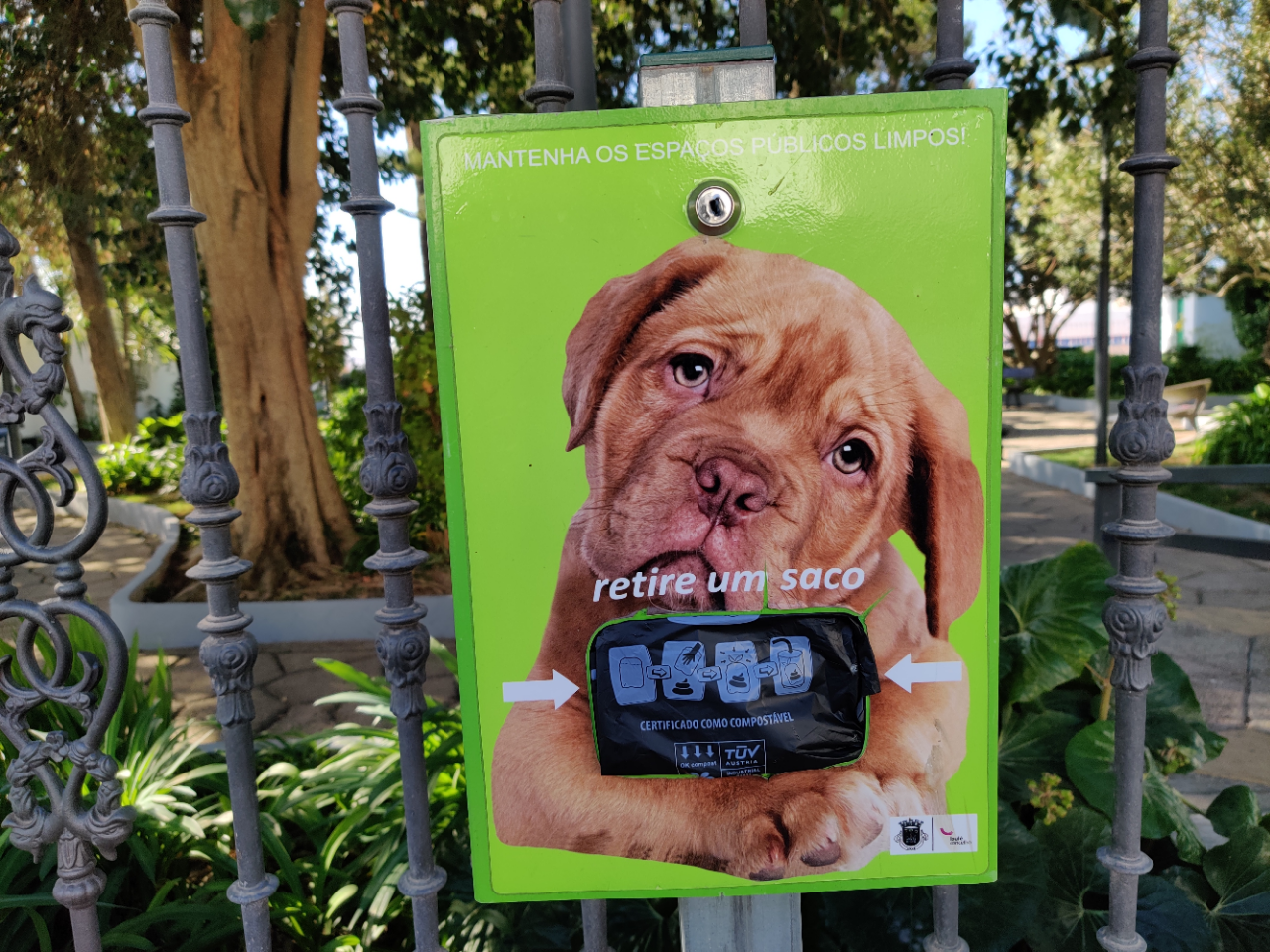 Portugal City Council Goes For Bioplastics Dog Waste Bags