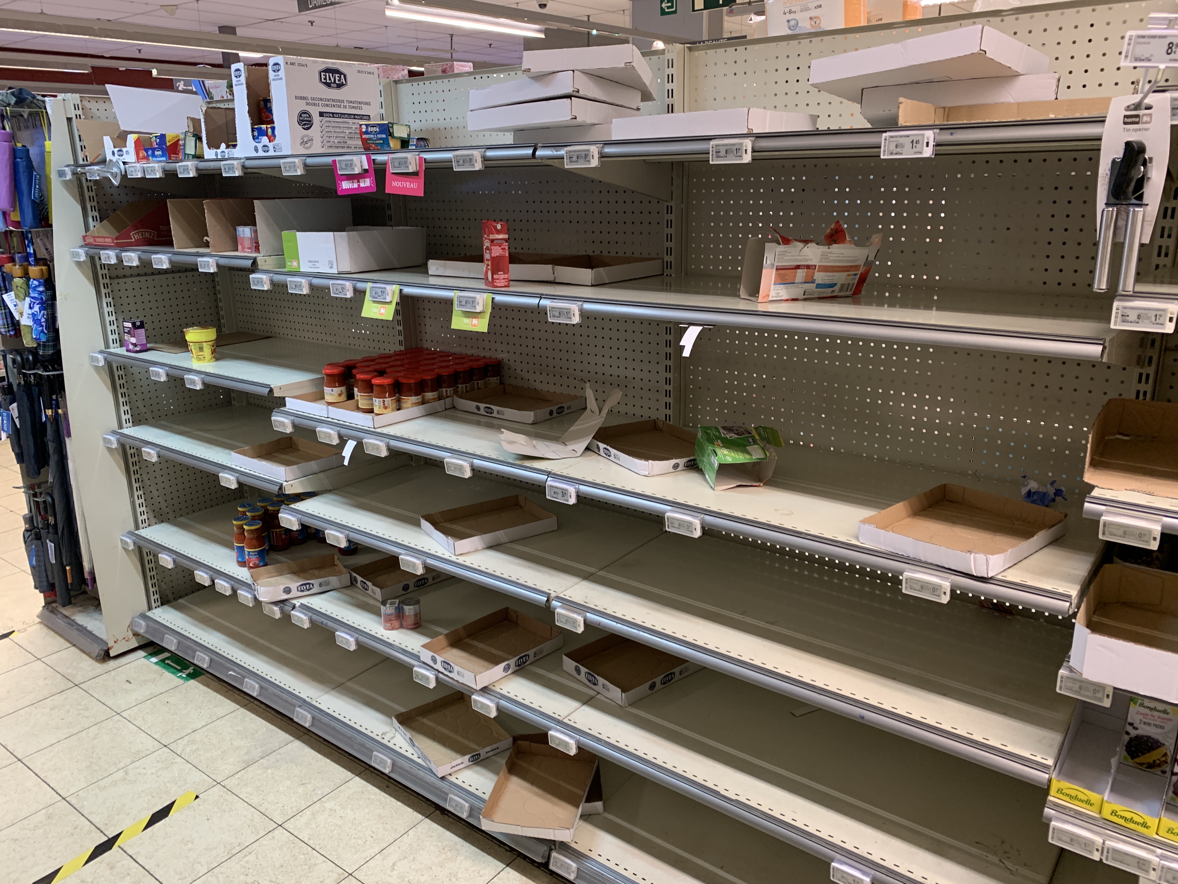 Brussels Supermarkets Hit by Corona Crisis