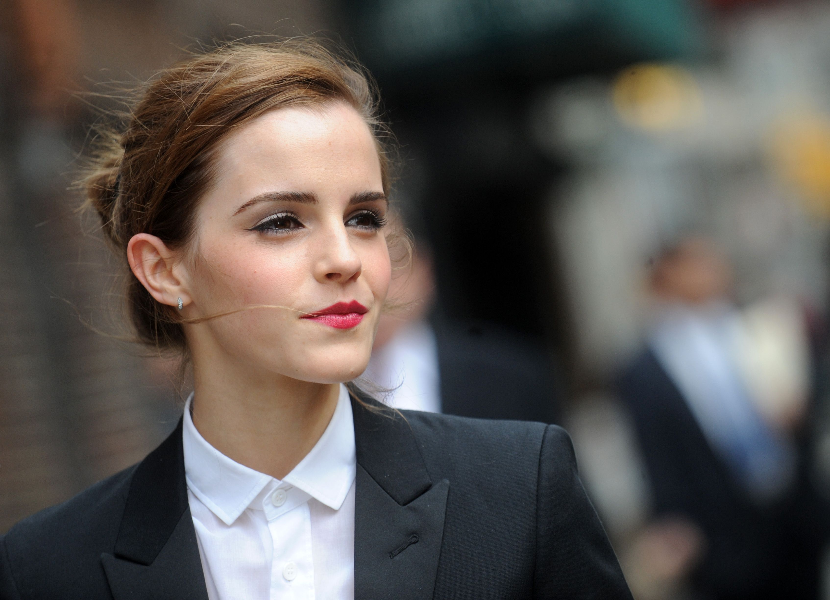 Actress Emma Watson and Twitter Cofounder Back  Bioplastic Startup
