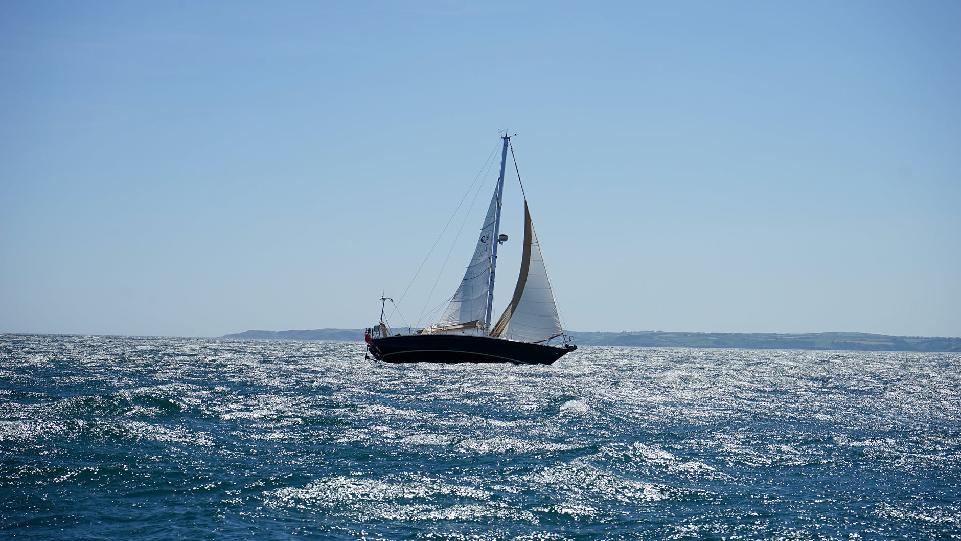 Sailing Ship Turns Ocean Waste into Energy