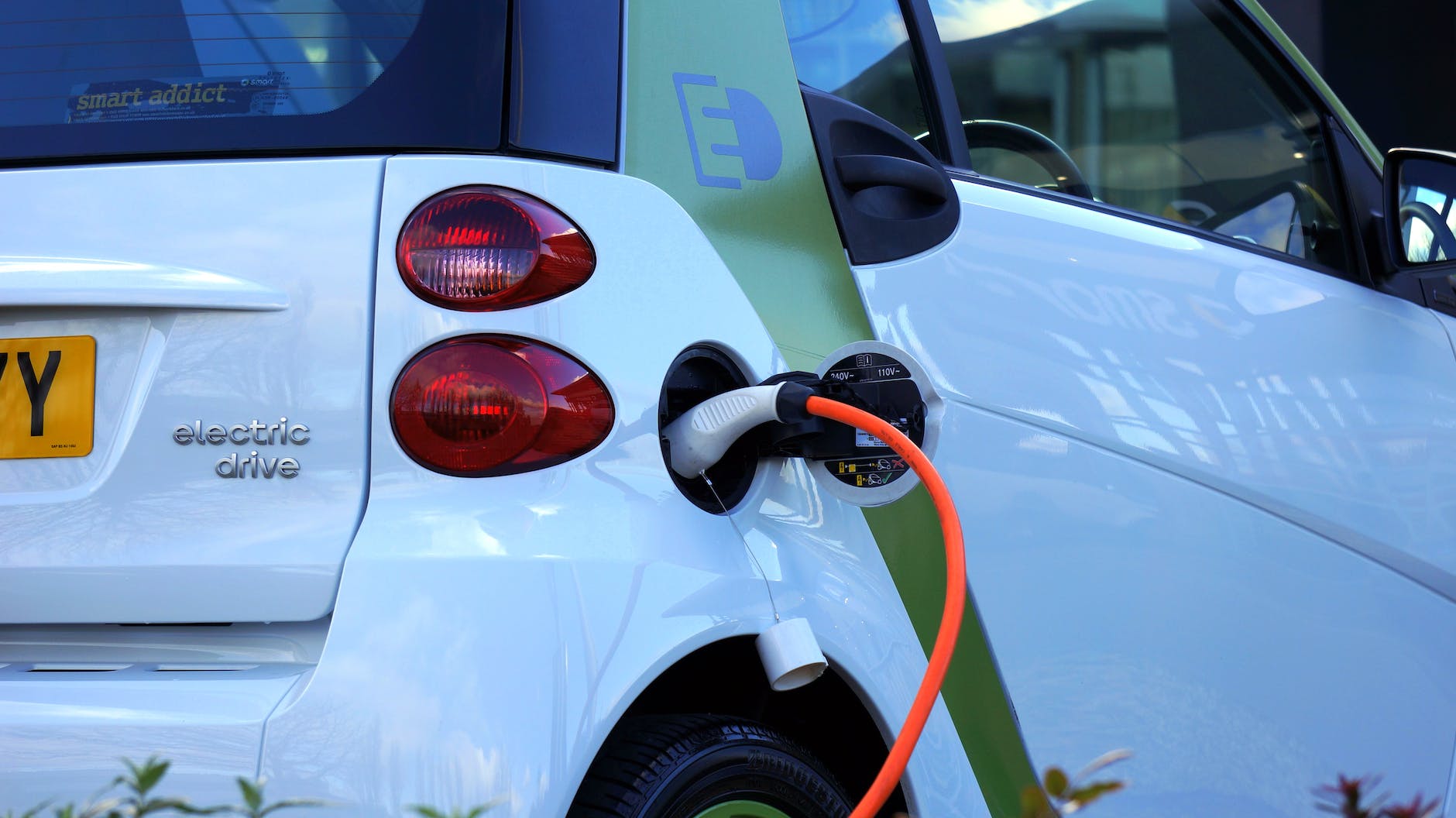 Exposing the Structural Violence of Private Electric Automobility