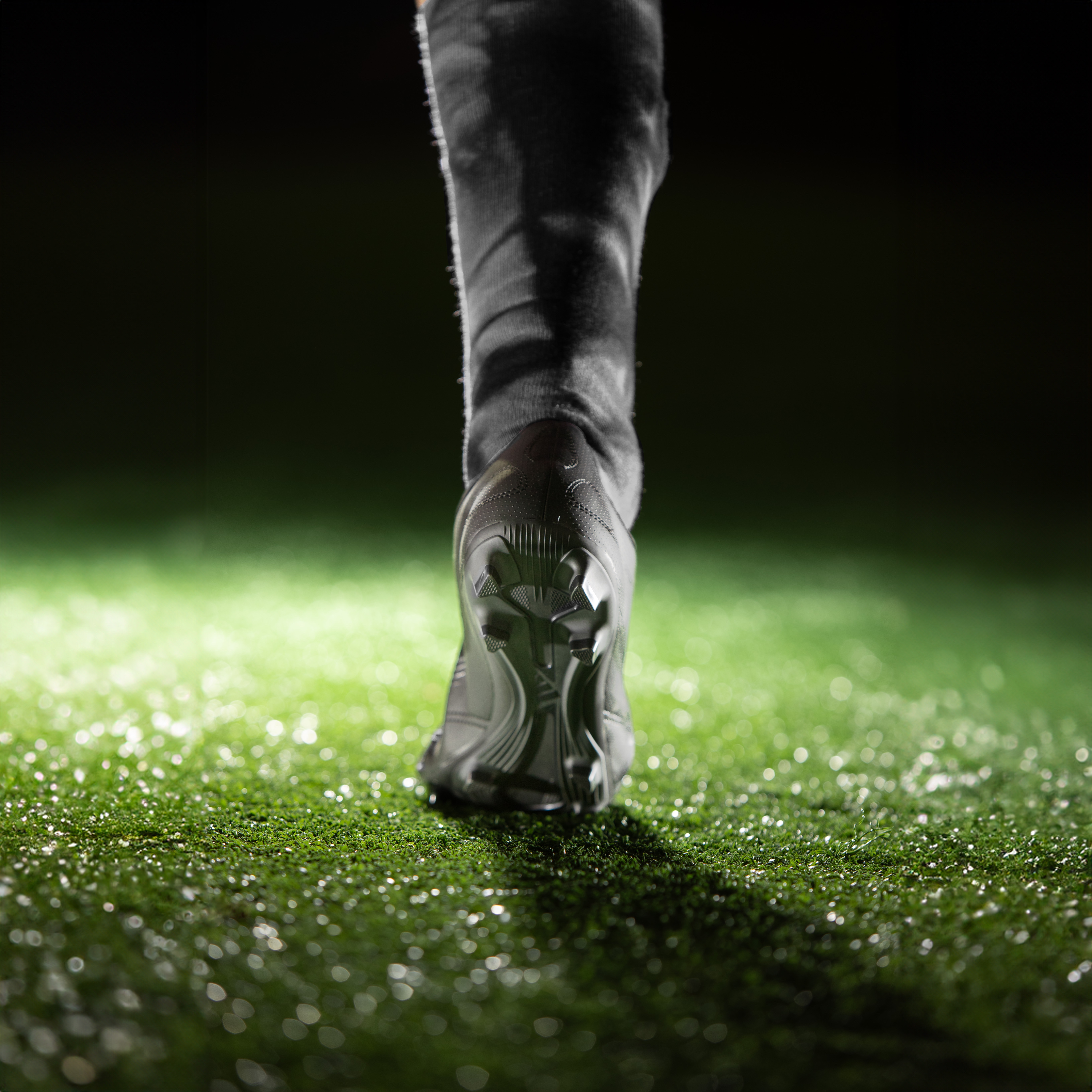 A Groundbreaking Pivot: TenCate Launches First Artificial Turf that Truly Replicates Grass Field (FREE)