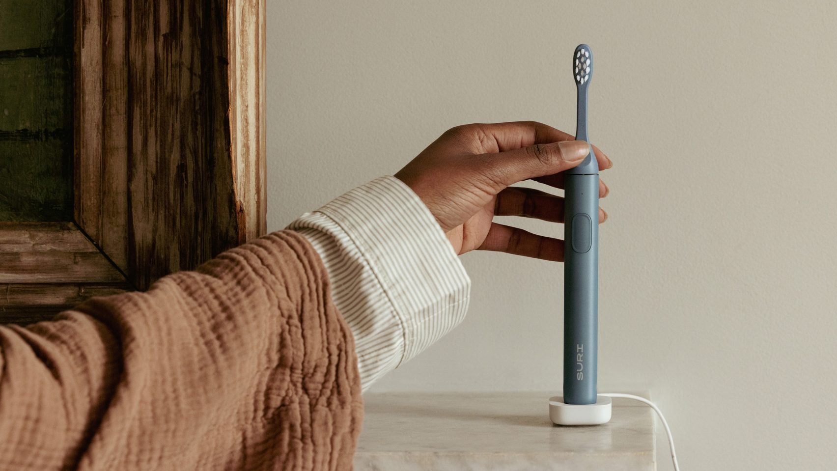 Suri 2.0 brings new features to bioplastic electric toothbrush